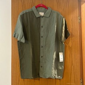RVCA NWT men’s button up shirt